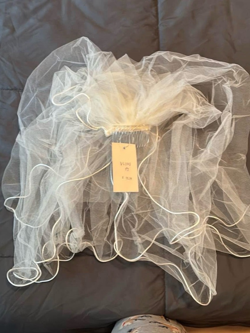 Veiled Hair Comb Accessory in Off-White - Elegant Hair Accent